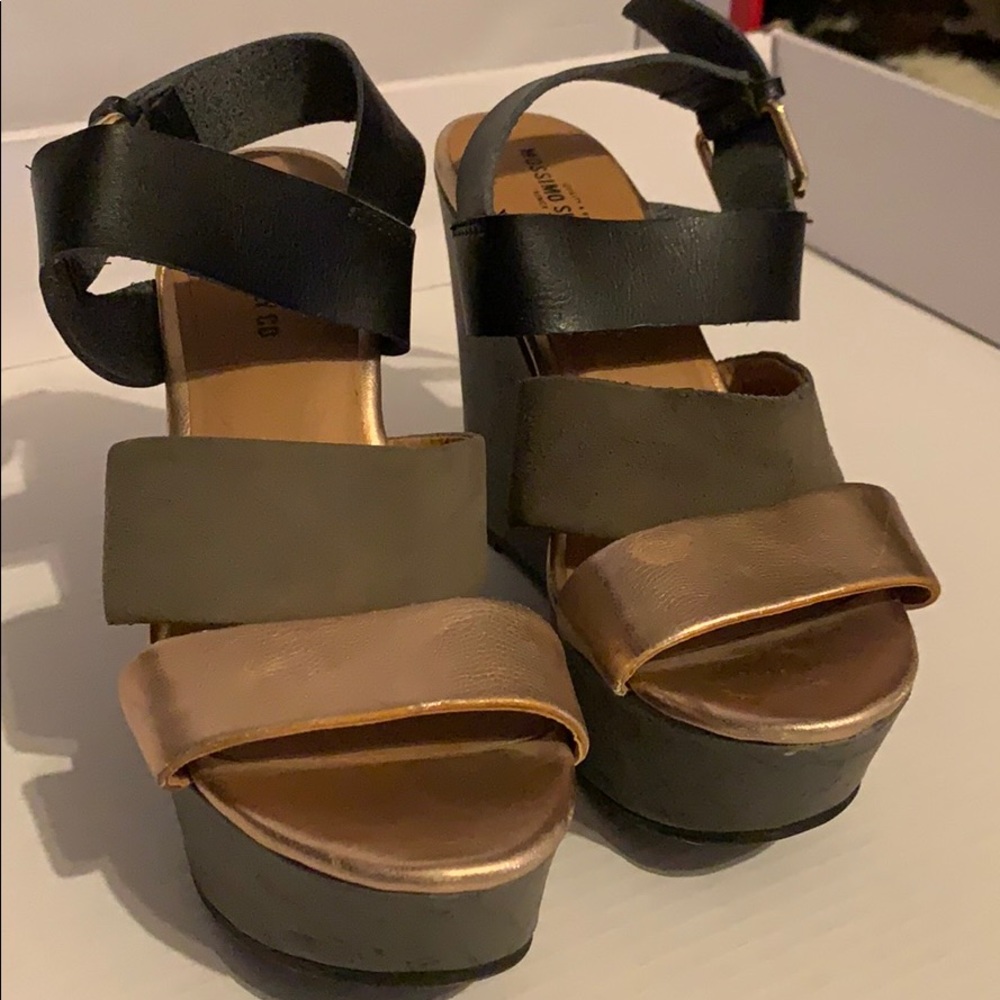 Mossimo wedges!